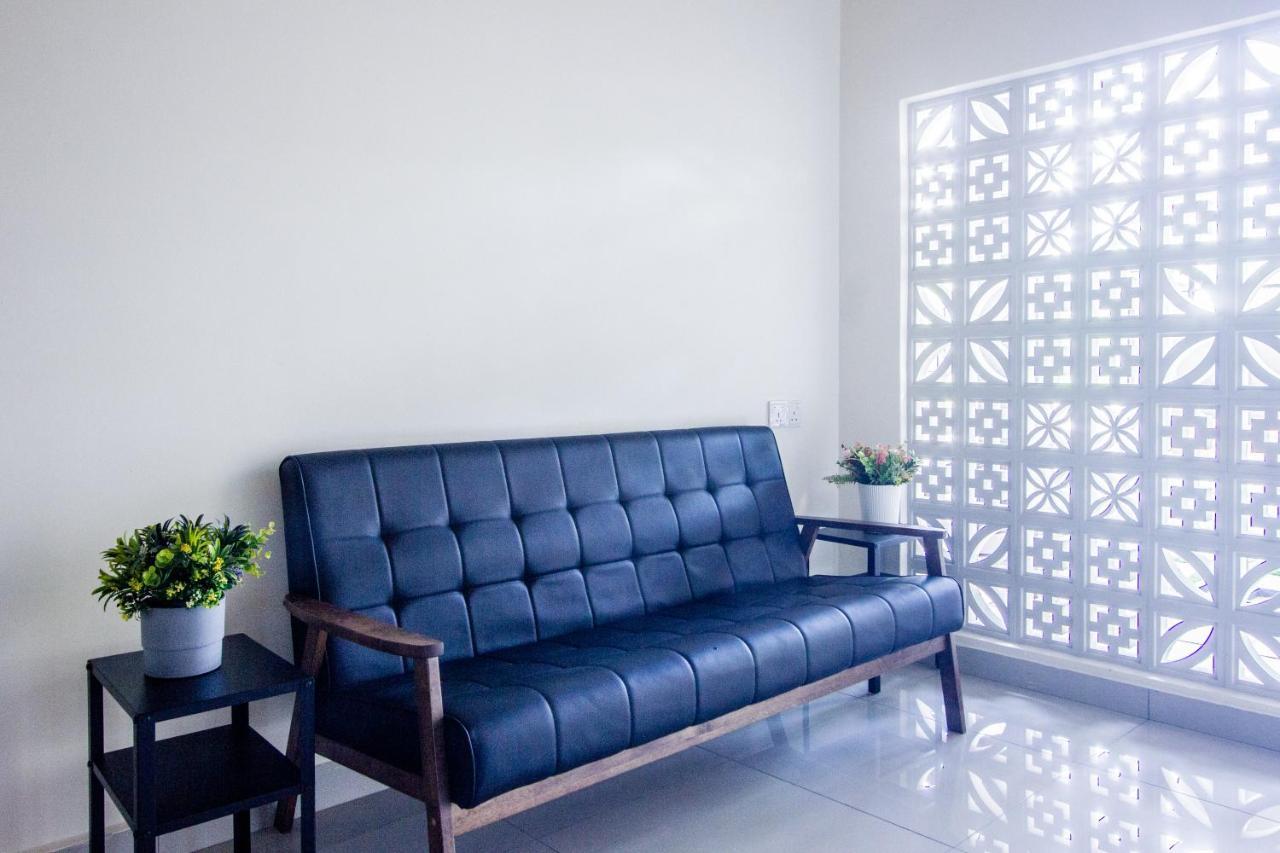 Explore 5Br Gardenhouse Retreats Butterworth Exterior photo