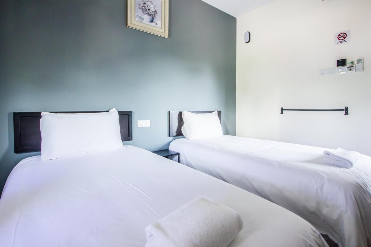 Explore 5Br Gardenhouse Retreats Butterworth Exterior photo