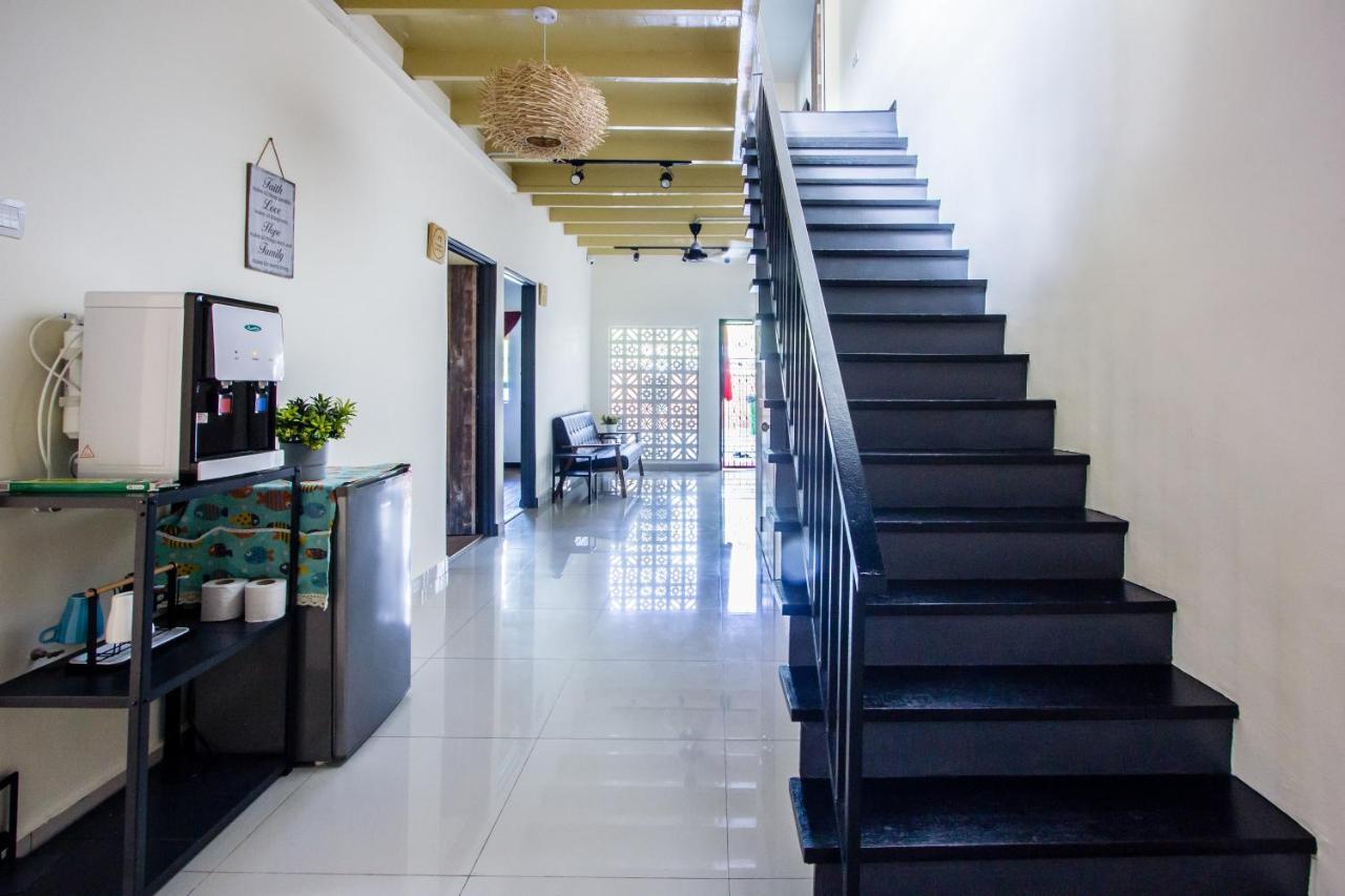 Explore 5Br Gardenhouse Retreats Butterworth Exterior photo