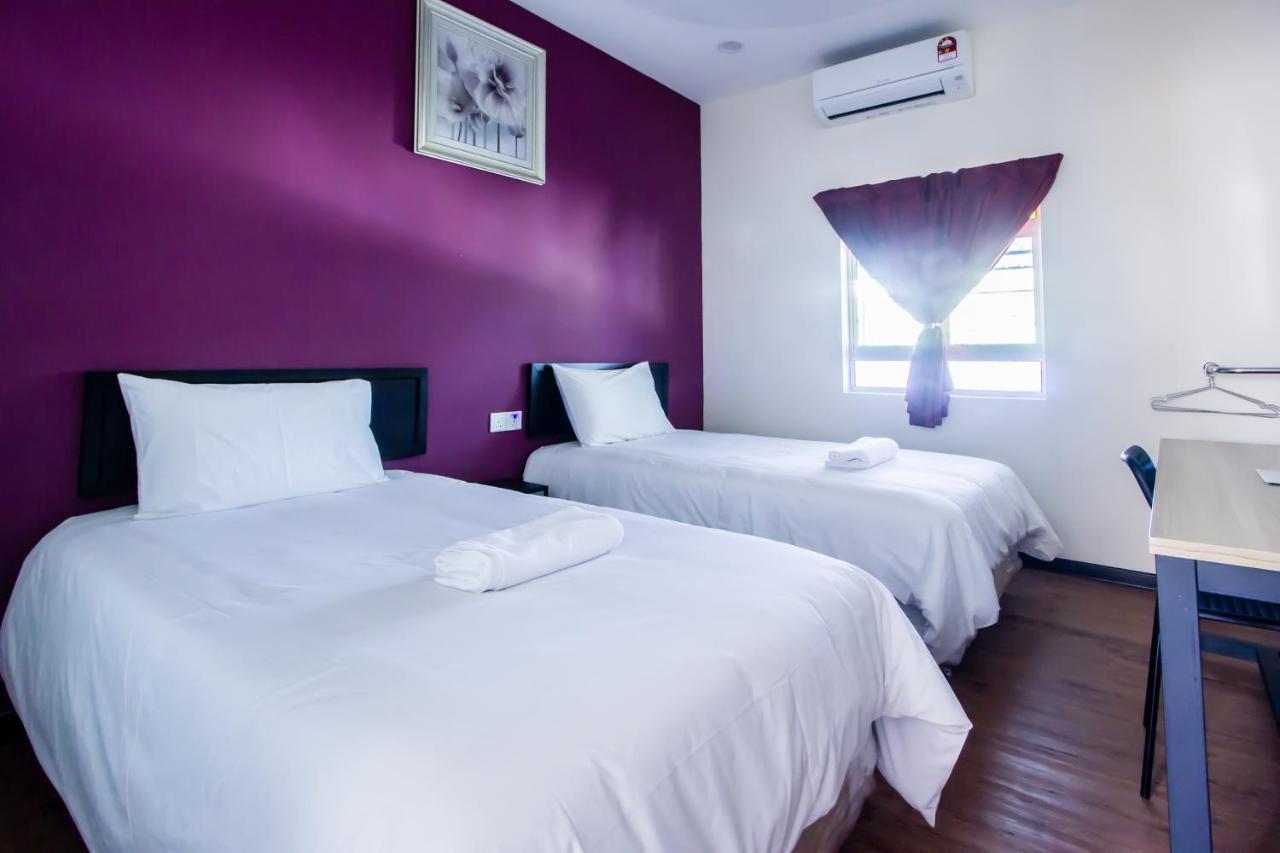 Explore 5Br Gardenhouse Retreats Butterworth Exterior photo
