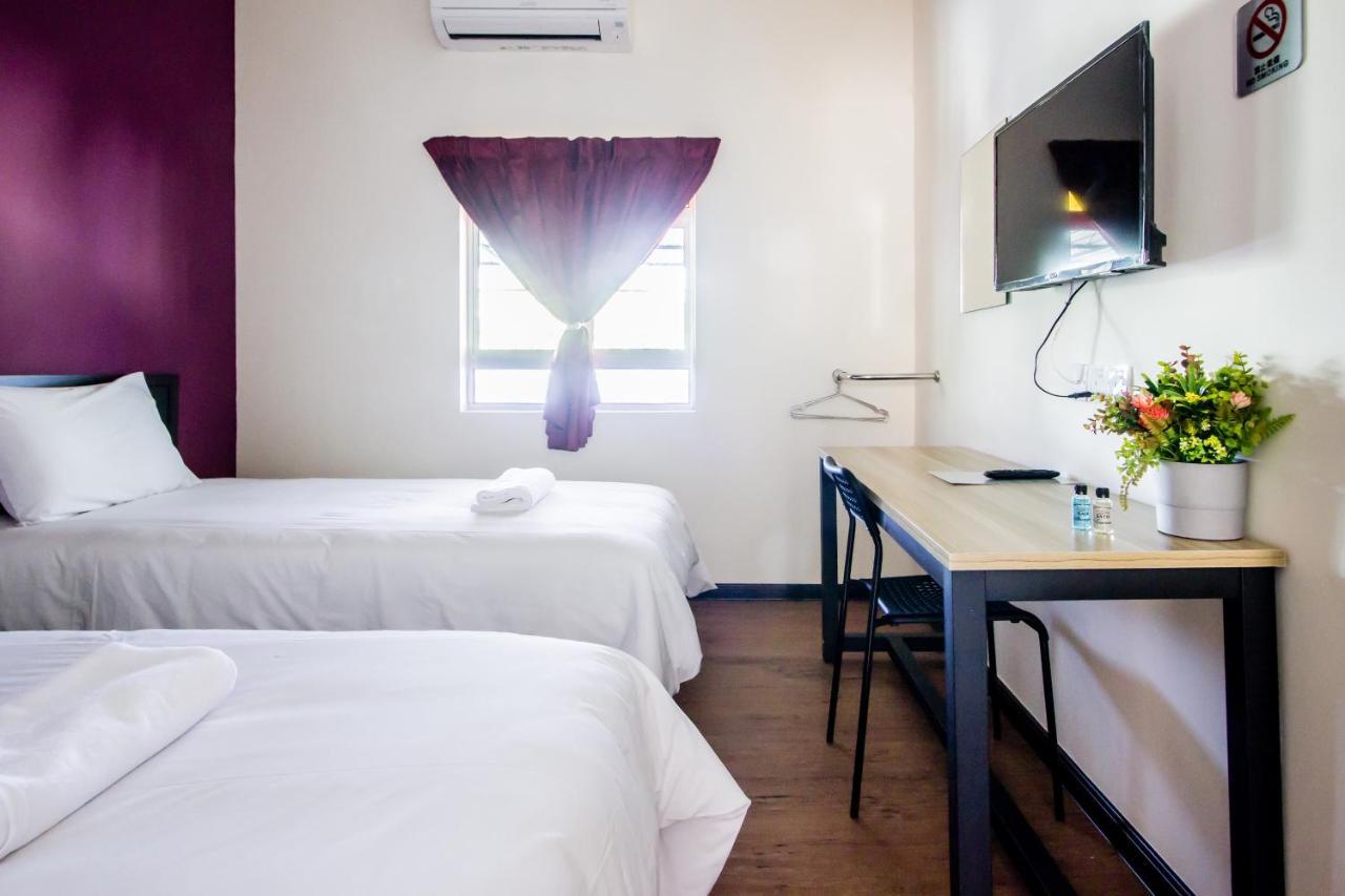 Explore 5Br Gardenhouse Retreats Butterworth Exterior photo